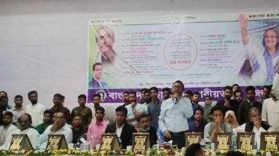 বাংলাদেশ দুর্দান্ত গতিতে এগিয়ে যাচ্ছে শাহরিয়ার