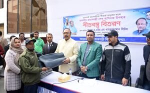 রাজশাহীতে ২ হাজার ২৬০ জনকে কম্বল দিয়েছেন মেয়র
